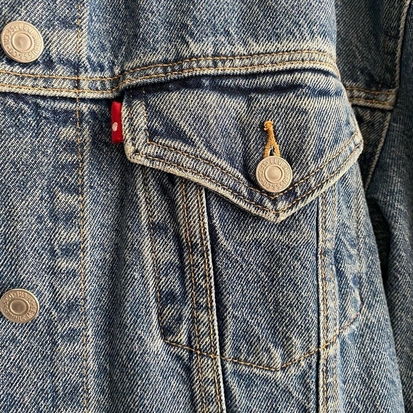 Vintage- Levi Strause Classic Jean Jacket - Picture 6 of 7